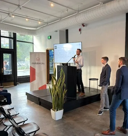 Jean-Philippe Durand présentant la plateforme Data et IA de MTY à un événement Databricks à Montréal